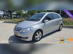 Mercedes-Benz B-klasse - 200 automaat/airco/navi/trekh/leder/etc
