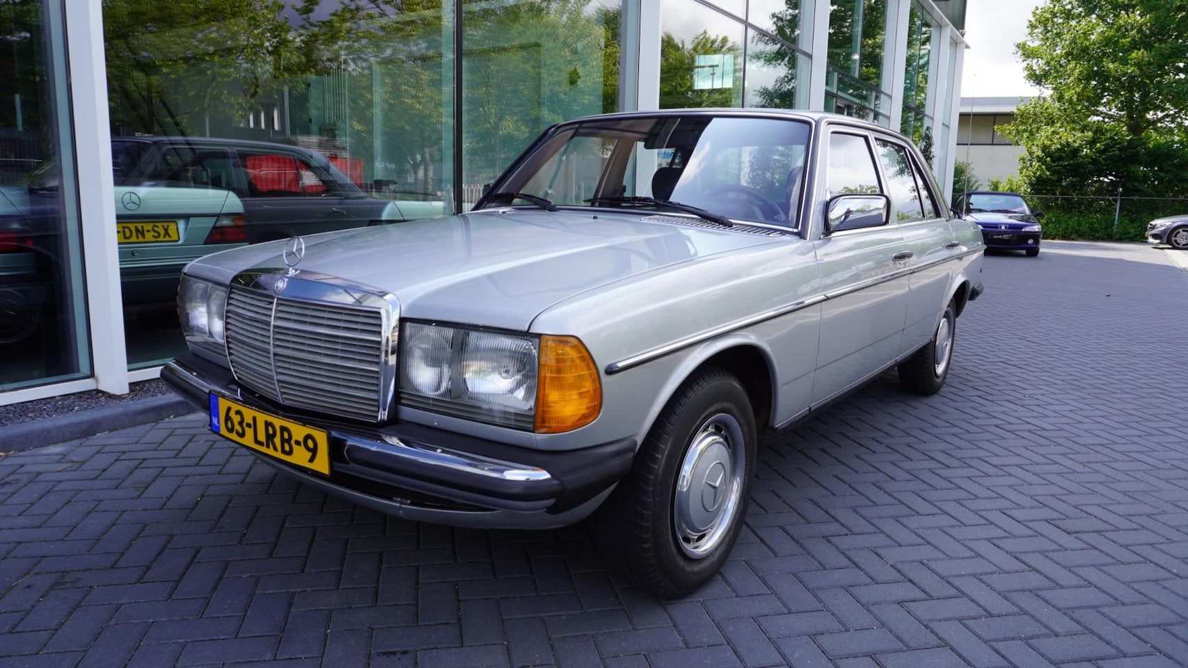 Mercedes-Benz 200-280 (W123) - 200 200 - AutoWereld.nl