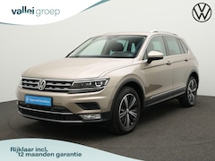Volkswagen Tiguan - 2.0 TDI 190 pk DSG 4Motion Highline | Trekhaak | Rondomzicht camera | Head-up display | Na