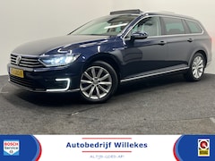 Volkswagen Passat Variant - 1.4 TSI GTE Connected Series Plus | NAVIGATIE | TREKHAAK | SCHUIF-/KANTELDAK | STOELVERWAR