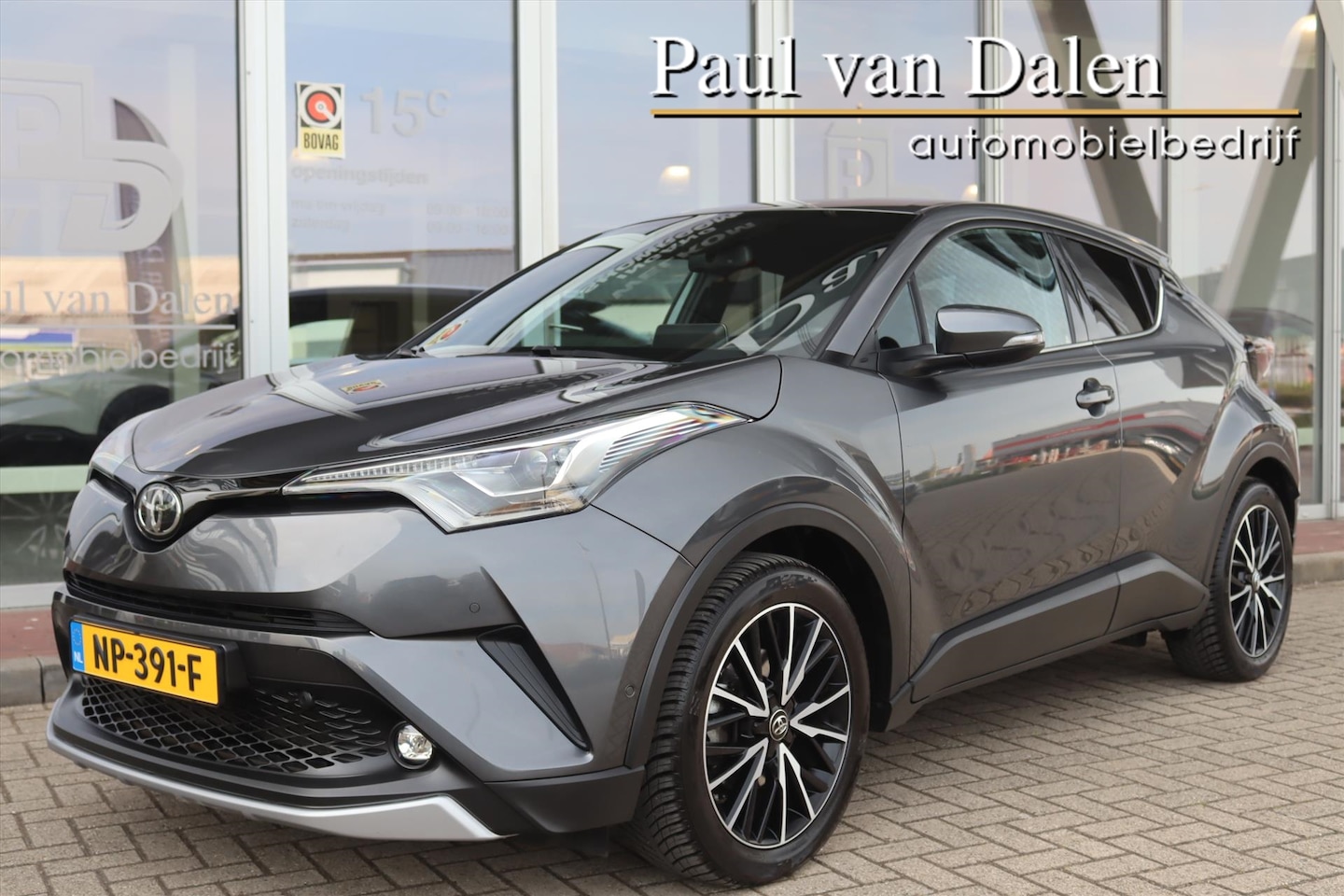 Toyota C-HR - 1.2 Turbo AUTOMAAT PREMIUM Trekhaak | Navi | camera | Adapt.Cruise | Led | Dodehoek | 18 i - AutoWereld.nl