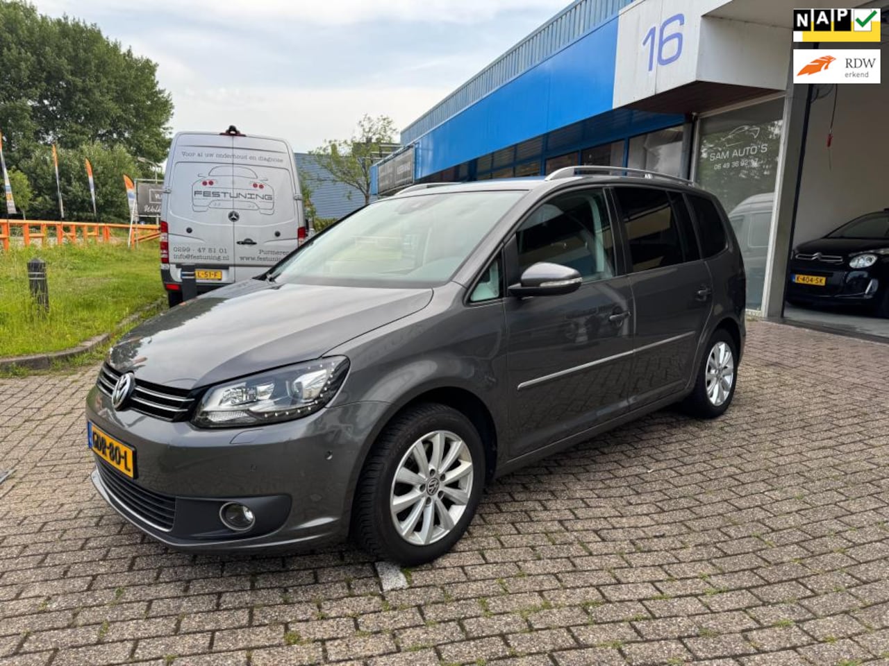 Volkswagen Touran - 1.4 TSI Highline AUTOMAAT 5P - AutoWereld.nl