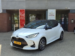 Toyota Yaris - 1.5 HYBRID EXECUTIVE PANODAK JBL-AUDIO PARKSENSOREN V+A HEAD-UP NAVI BLIND-SPOT STOEL/STUU