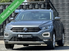 Volkswagen T-Roc - 1.5 TSI Style + APPLE CARPLAY