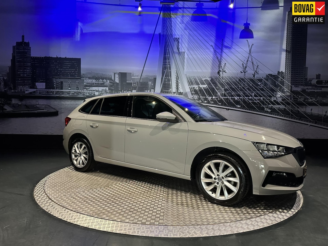 Skoda Scala - 1.0 TSI Sport Business *SteelGrey*Camera*Sportstoelen*LED*Sunset* - AutoWereld.nl