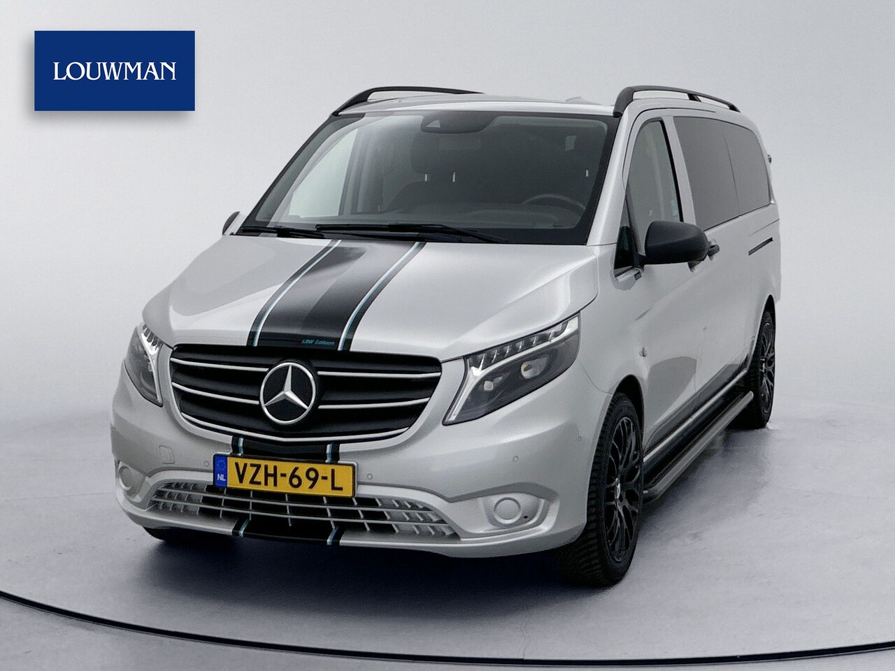 Mercedes-Benz Vito - 114 CDI Extra Lang DC 19" inch AMG Dubbele Cabine XL LED Trekhaak Apple Carplay/Android Au - AutoWereld.nl