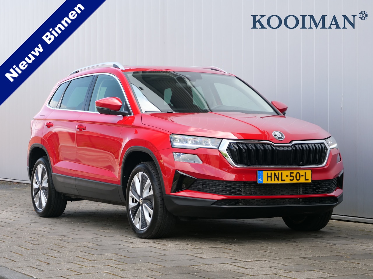 Skoda Karoq - 1.5 TSI 150pk ACT Sportline Business Automaat Schuifdak / Keyless / Apple Carplay - AutoWereld.nl