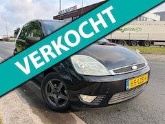 Ford Fiesta - 1.6-16V Ghia bj 2004, 5 Deurs, Airco, APK Nieuw Zeer Netjes