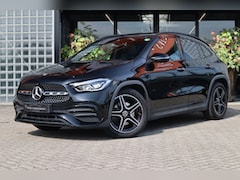 Mercedes-Benz GLA-Klasse - 200 4MATIC | AMG-Line, Night-pakket, Panoramadak, Stoelverwarming, Achteruitrijcamera