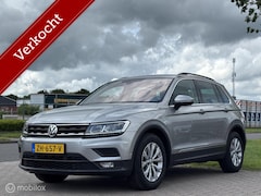 Volkswagen Tiguan - 1.5 TSI ACT Comfortline trekhaak camera acc