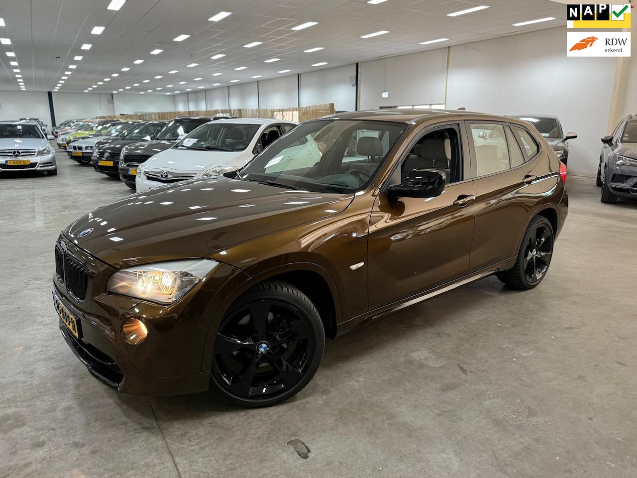 BMW X1 - XDrive20d Executive / AUTOMAAT / MULTIEMEDIA-NAVI / DEALER ONDERHOUDEN - AutoWereld.nl