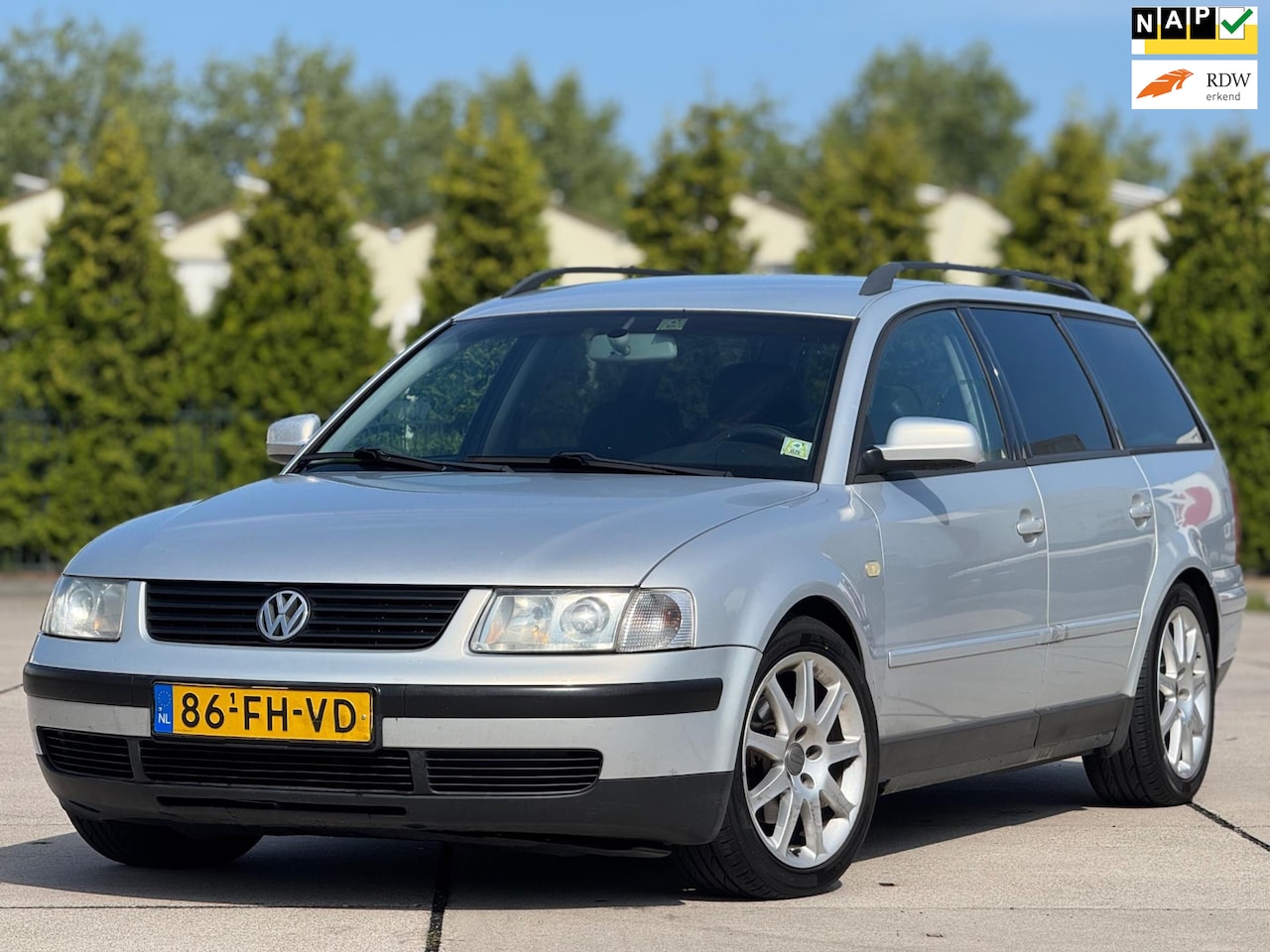 Volkswagen Passat Variant - 2.8 V6 Highline 4Motion | Climate Control | Sportstoelen | Trekhaak | Cruise control - AutoWereld.nl
