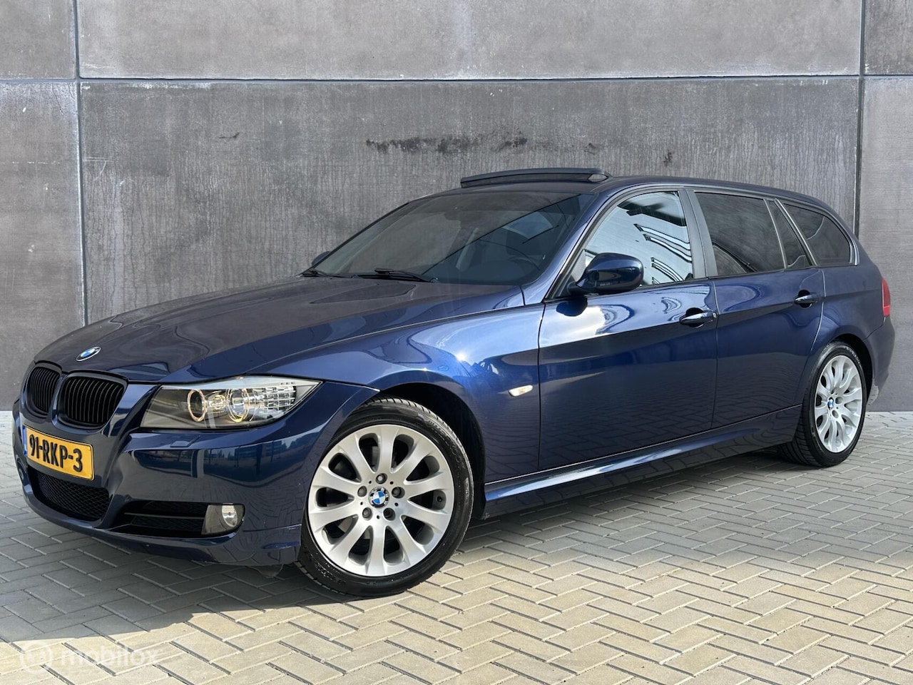 BMW 3-serie Touring - 318i Luxury Line | Navi | Pano-Dak | Dealer OH | - AutoWereld.nl