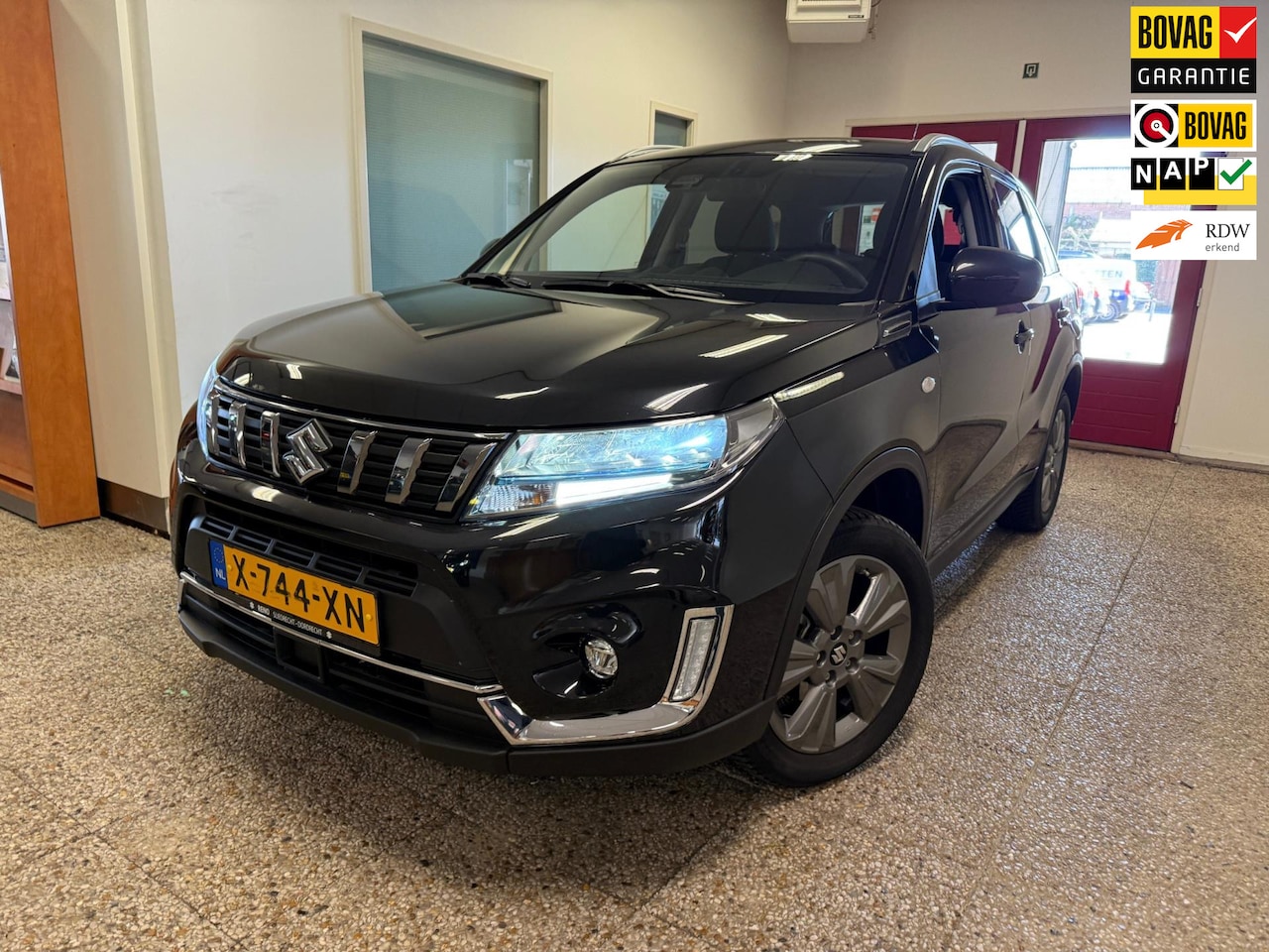 Suzuki Vitara - 1.5 Hybrid Select Automaat | Navi | Carplay - AutoWereld.nl