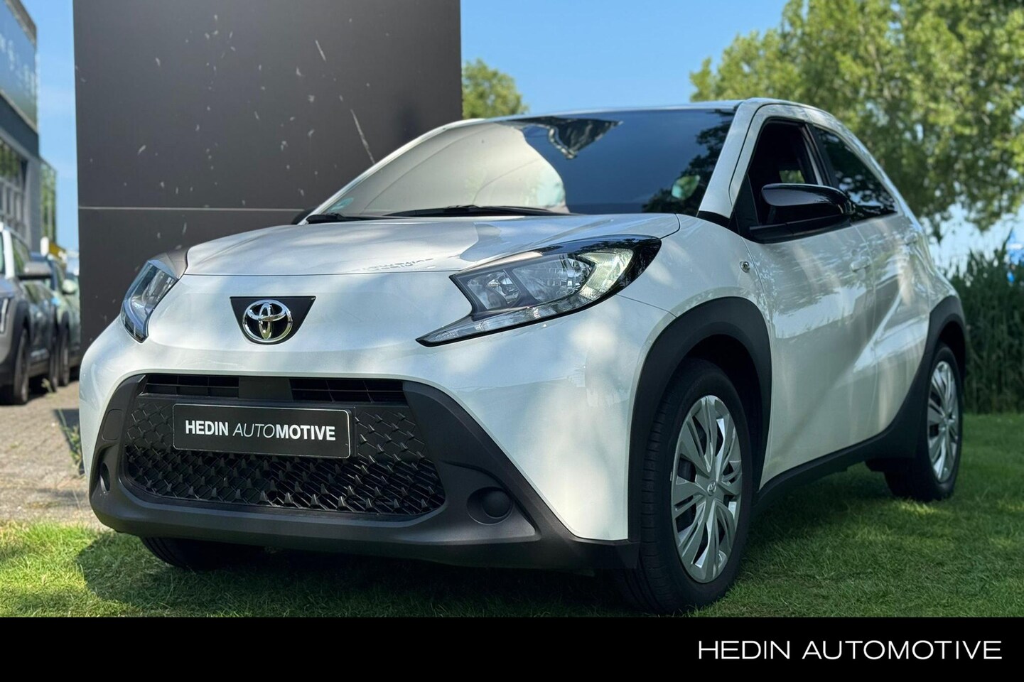 Toyota Aygo X - 1.0 VVT-i MT Play | Navigatie via App | Camera | Airco | Carplay | Ad. Cruise control | St - AutoWereld.nl