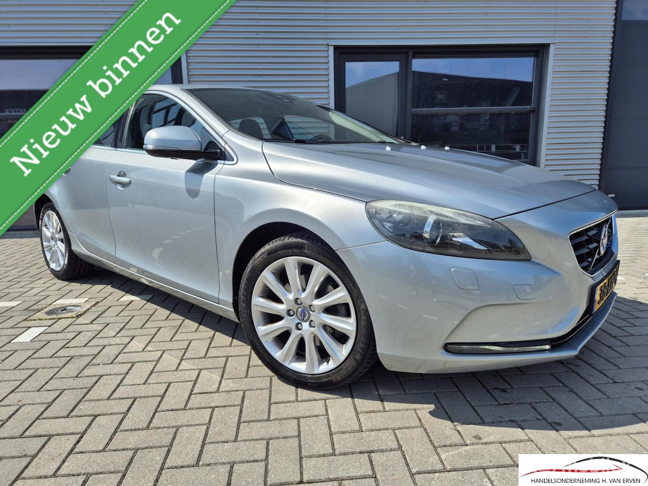 Volvo V40 - 1.6 T4 Summum LEDER NAVI PDC NAP - AutoWereld.nl