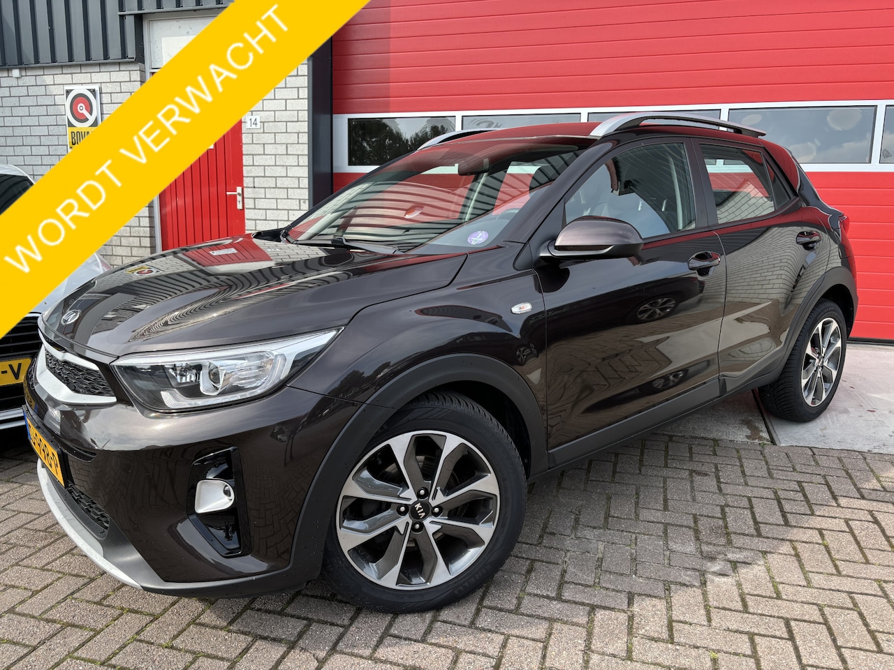 Kia Stonic - 1.0 T-GDi DynamicLine CAMERA / AIRCO / CRUISE / CARPLAY / DAB+ / PDC / BLUETOOTH / NL-AUTO - AutoWereld.nl