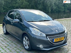 Peugeot 208 - 1.2 VTi Allure Luxe uitvoering achteruit camera airco cruis control navigatie