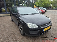 Ford Focus Wagon - 1.6-16V Trend