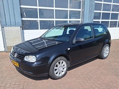 Volkswagen Golf - 1.6-16V
