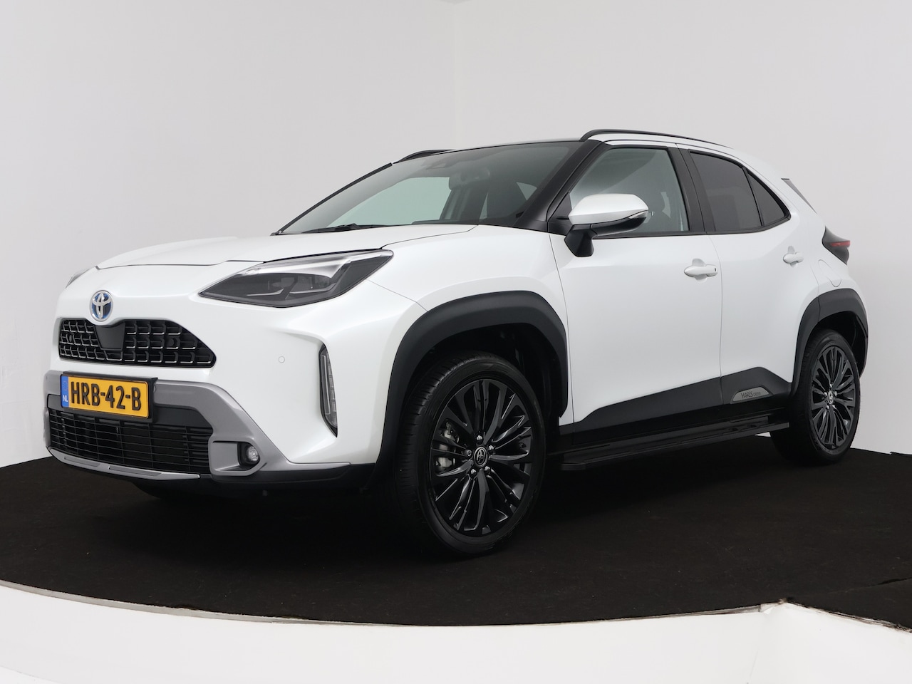 Toyota Yaris Cross - 1.5 Hybrid Adventure | Navigatie | Panoramadak | Blind Spot | PCD | Head-up | - AutoWereld.nl