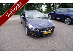 Volvo V60 - 1.6 T3 Summum TREKHAAK LEER CAMERA BLIS