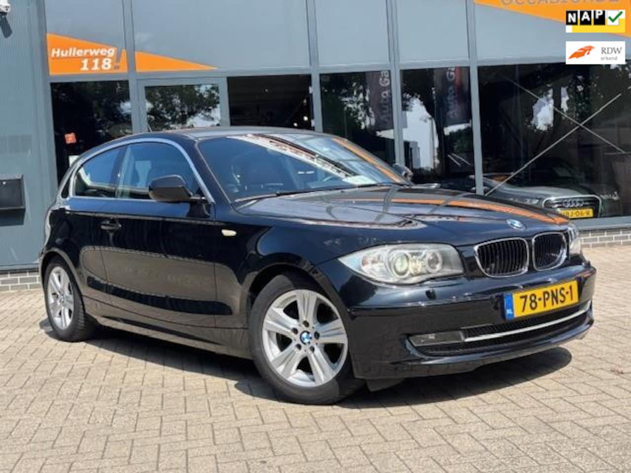 BMW 1-serie - 116i EffDyn. Ed. Business M sport/leder/navi/xenon/nw ketting/nw apk - AutoWereld.nl