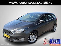 Ford Focus Wagon - 125 PK H6 Chroom Trekhaak Lichtmetalen Velgen Parkeersensor