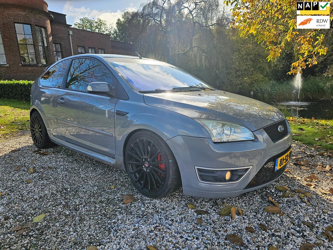 Ford Focus - 2.5-20V ST 310pk NARDO GRIJS airco KANON! - AutoWereld.nl