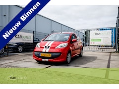 Peugeot 107 - 1.0-12V XS Sportieve 107 wordt afgeleverd met nieuwe APK Kilometerstand is laag maar niet