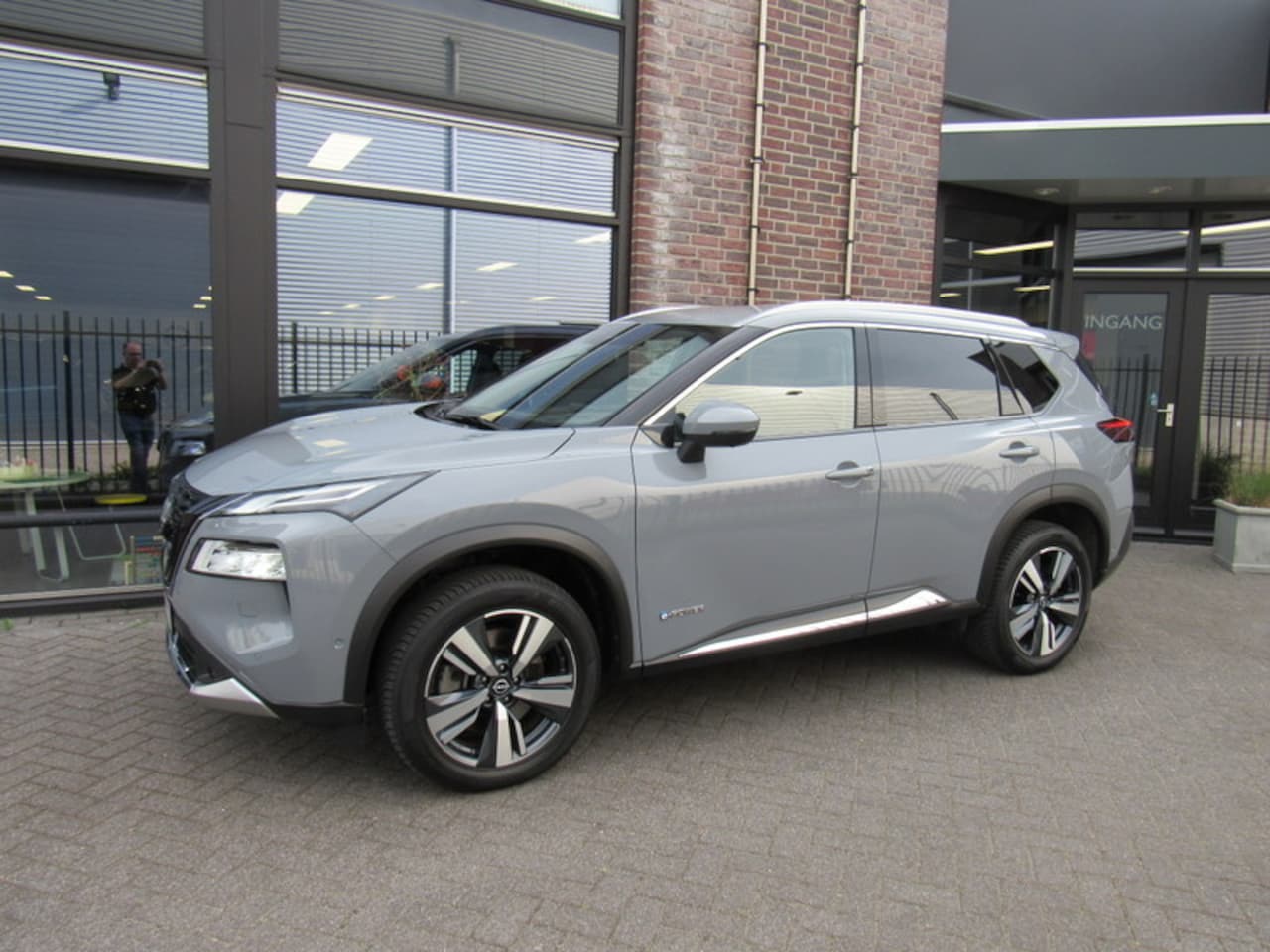 Nissan X-Trail - E-power 2WD 158pk Tekna / Pro pilot / Head-up display /19 inch lm velgen / Cold pack - AutoWereld.nl