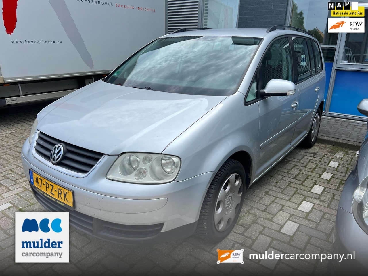Volkswagen Touran - 1.6-16V FSI Trendline Automaat Zo meenemen / Handel Export - AutoWereld.nl