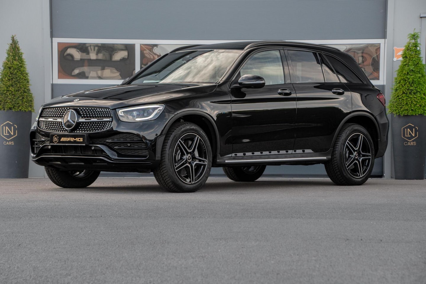 Mercedes-Benz GLC-klasse - 300e 4MATIC AMG | Panoramadak | DAB - AutoWereld.nl