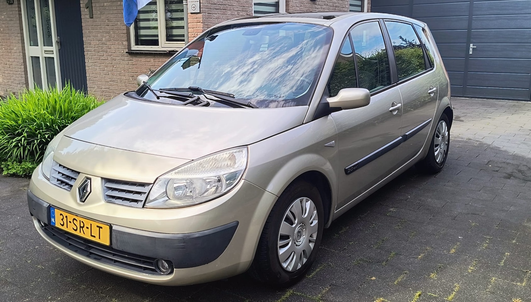 Renault Scénic - 2.0-16V Dynamique Comfort - AutoWereld.nl