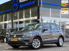 Volkswagen Tiguan - 1.4 TSI ACT Aut Lane ass Volledig onderhouden Navi Apple CarPlay Stoel vw Nieuwe APK Perfe