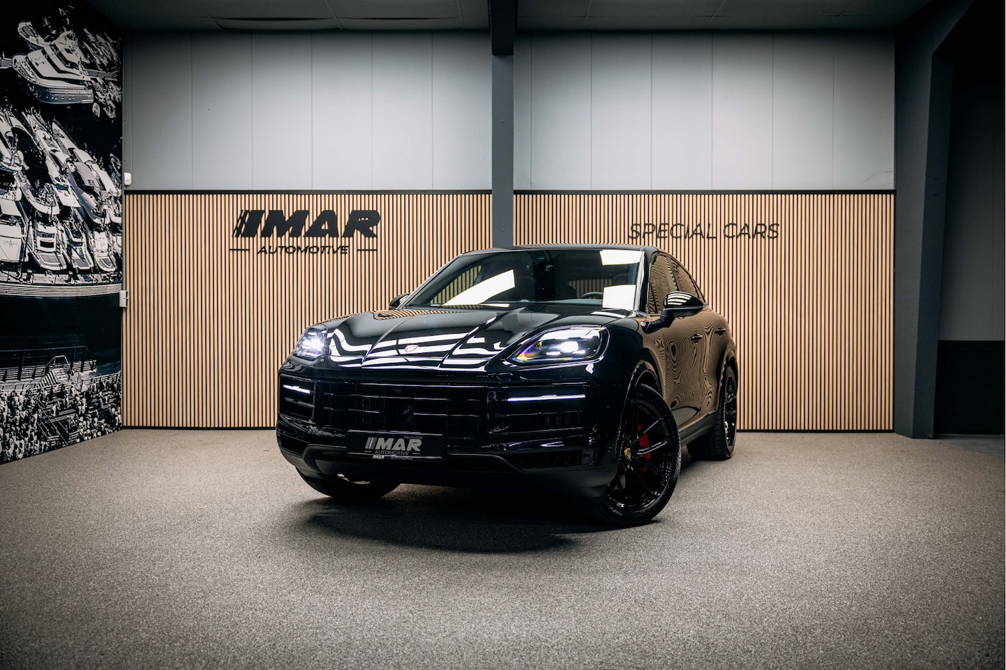 Porsche Cayenne Coupé - 3.0 E-Hybrid Vol uitgevoerde Cayenne Coupe black on black - AutoWereld.nl