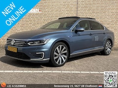 Volkswagen Passat - 1.4 TSI GTE Connected Series Plus | Leder/Alcantara | Pano | Climate | Cruise | Navi | Cam