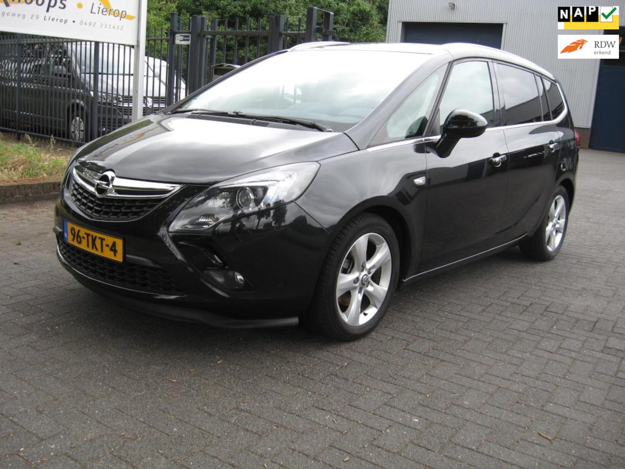 Opel Zafira Tourer - 1.4 Cosmo rijklaar met garantie - AutoWereld.nl