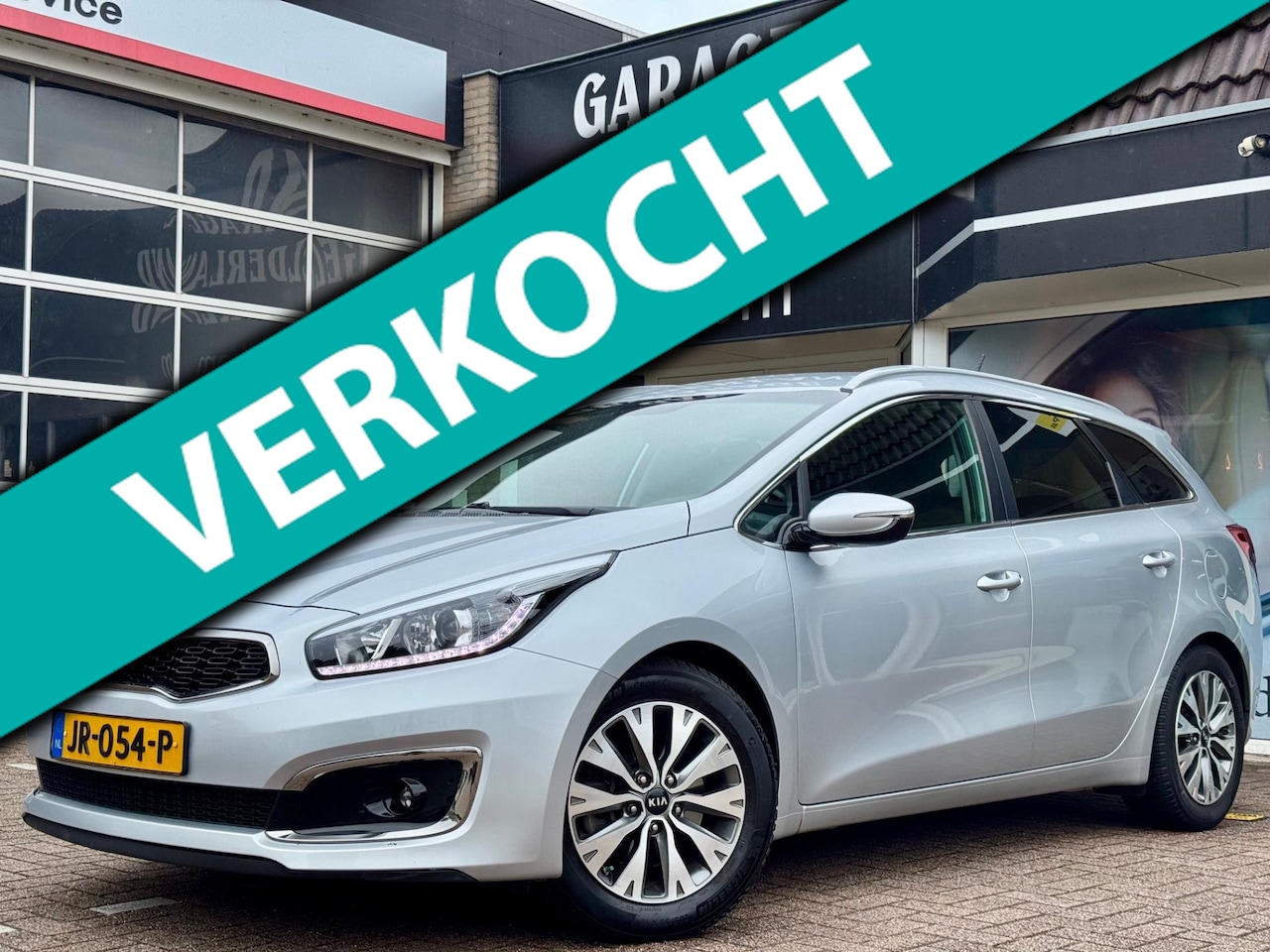 Kia Cee'd Sportswagon - 1.6 GDI DynamicLine | Navi | Camera | Trekhaak | Pdc | Iso | Flex | Cruise | Climate | Ful - AutoWereld.nl