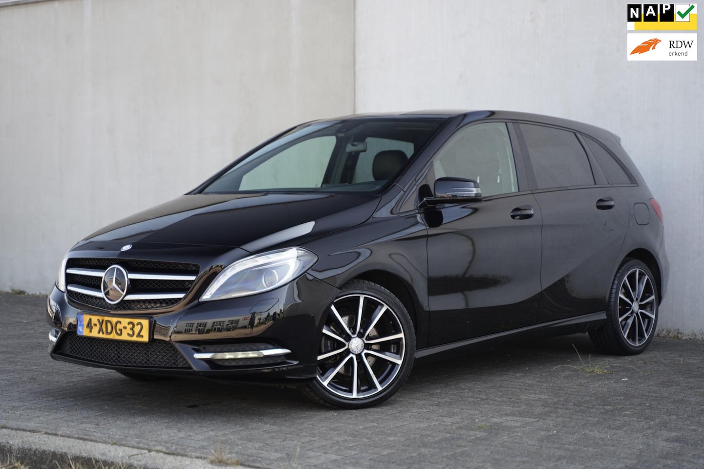 Mercedes-Benz B-klasse - 180 Prestige AMG, Automaat, Navi, NAP - AutoWereld.nl
