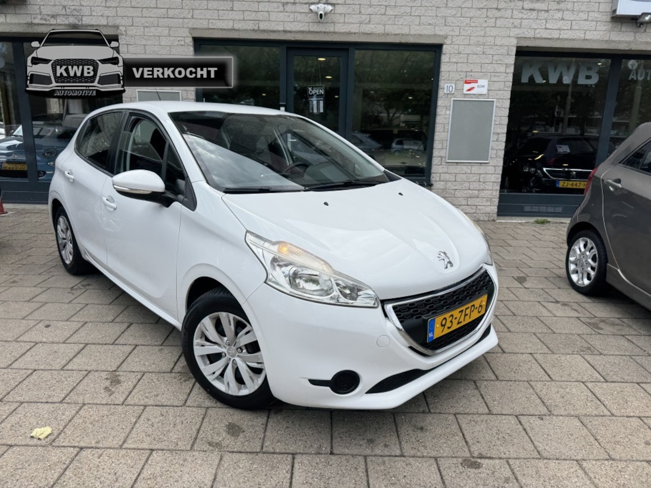 Peugeot 208 - 1.2 VTi Airco 5Drs Dealer ondehouden NAP - AutoWereld.nl