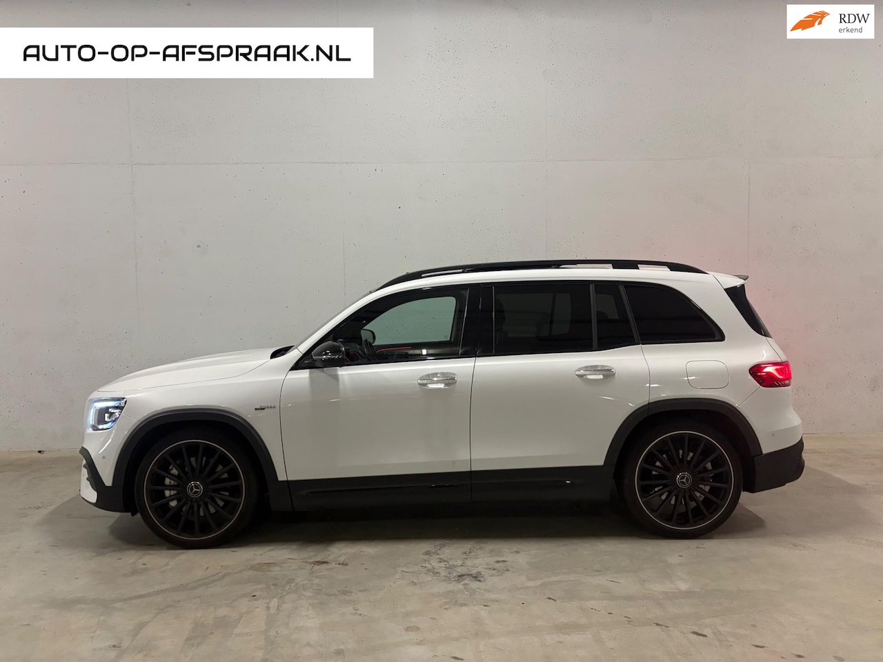 Mercedes-Benz GLB - AMG 35 4x4 Burmester Pano - AutoWereld.nl