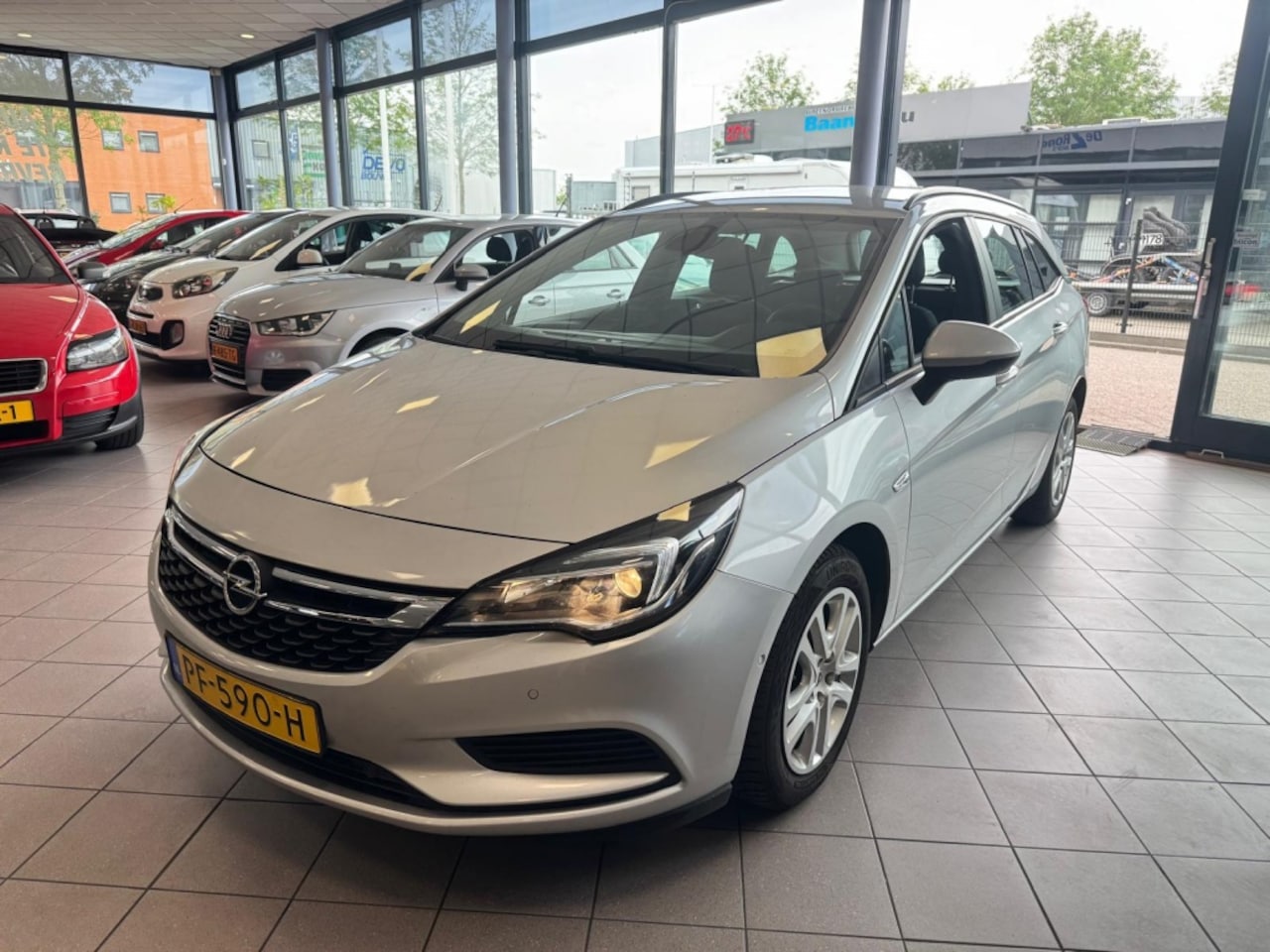 Opel Astra Sports Tourer - 1.6 CDTI Online Ed. CARPLAY TREKHAAK APK 6-26 BJ 2017 !!! - AutoWereld.nl