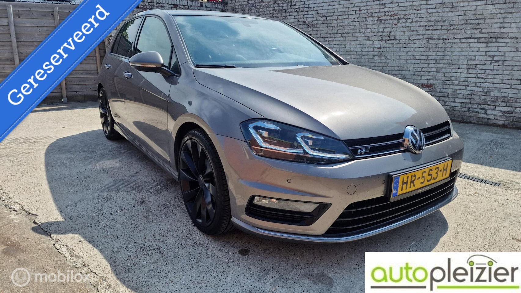 Volkswagen Golf - 1.6 TDI Business Edition R Connected 1.6 TDI Business Edition R Connected DSG - AutoWereld.nl