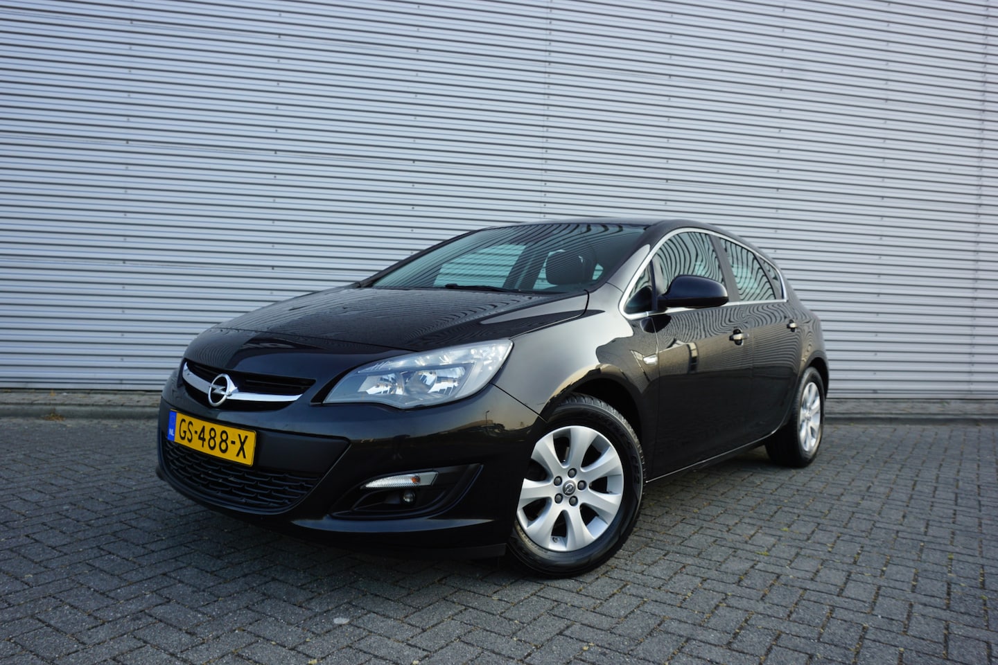 Opel Astra - 1.4 Turbo Blitz - 1e Eigenaar - Airco / Navi / Cruise / Elektr. ramen / Trekhaak / NAP - AutoWereld.nl