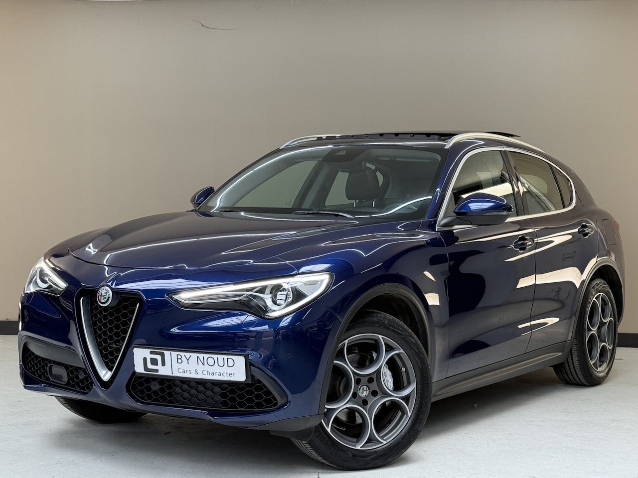 Alfa Romeo Stelvio - 2.0 T AWD Super 2.0 T AWD Super, 280Pk, 2017, 2de eigenaar, Volledig leder, Panoramadak, Harman kardon, BT - AutoWereld.nl