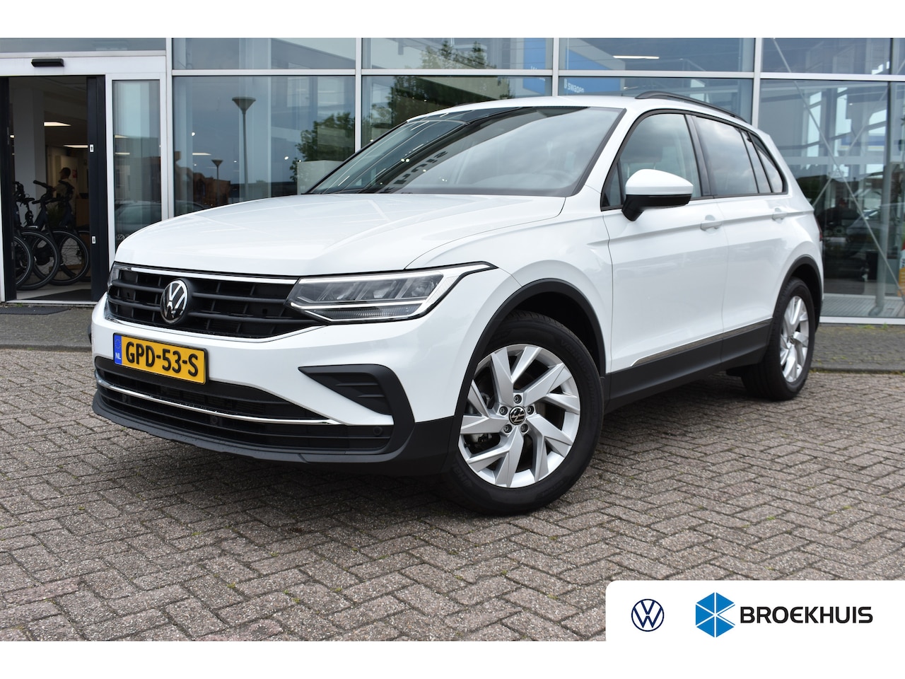 Volkswagen Tiguan - 1.5 TSI 150PK DSG-7 Life + | TREKHAAK | CAMERA | NAVI BY APP | STOELVERW. - AutoWereld.nl