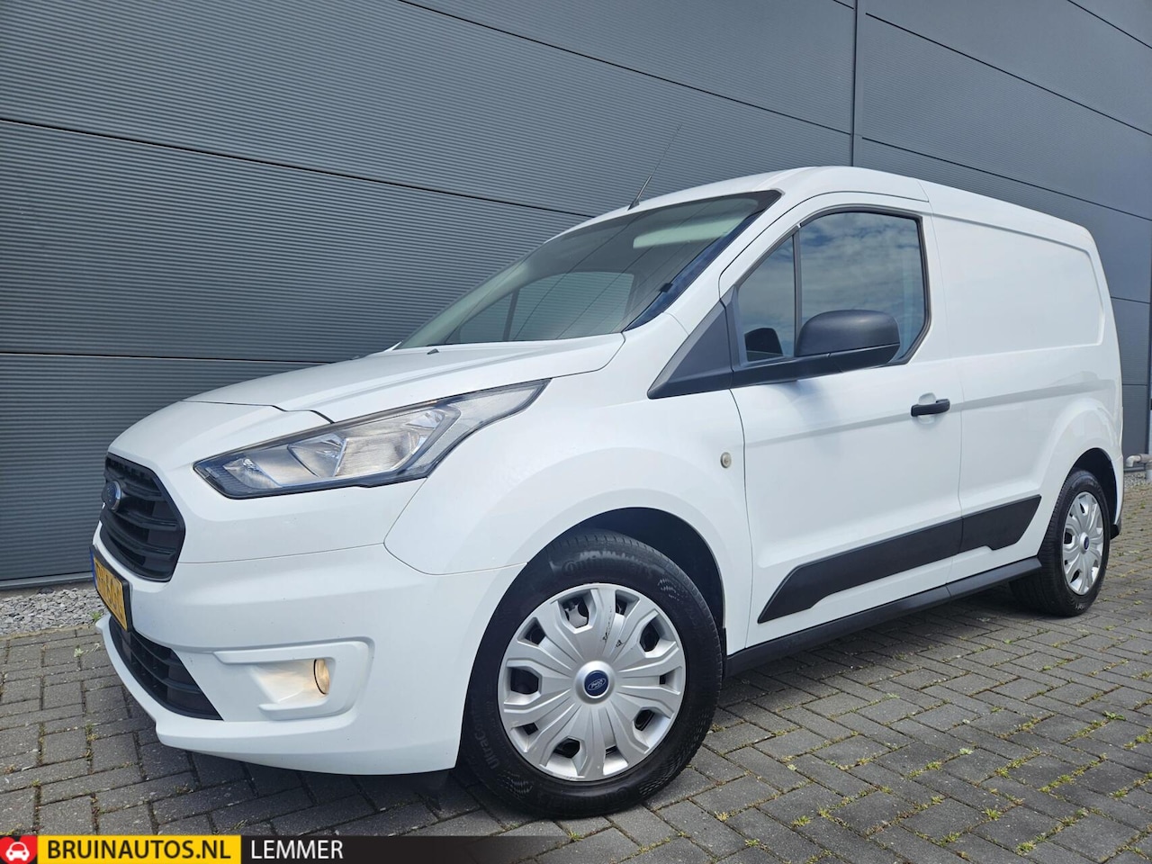 Ford Transit Connect - 1.5 L1 Airco Camera Navigatie N-type - AutoWereld.nl