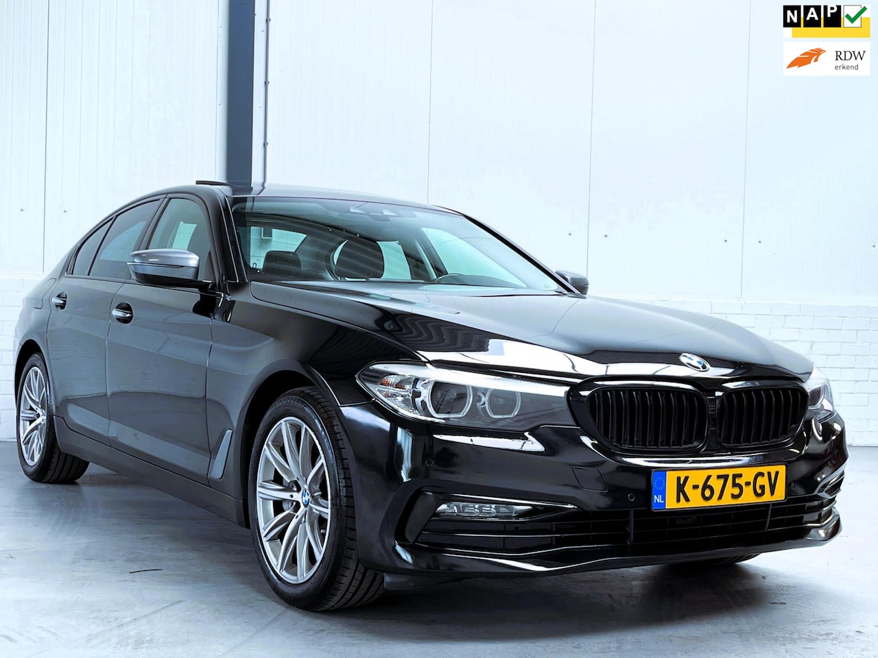 BMW 5-serie - 530i High Executive Schuifdak|Camera - AutoWereld.nl
