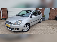 Ford Fiesta - 1.3-8V Futura In zeer nette staat verkerende Ford Fiesta 1.3 Futura airco.  128.200km bouwjaar 2007. Nie